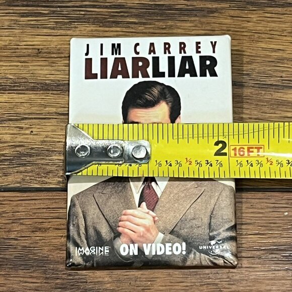 Vintage 1997 Liar Liar Jim Carrey Promotional Move Pin-Back Button - Picture 13 of 16